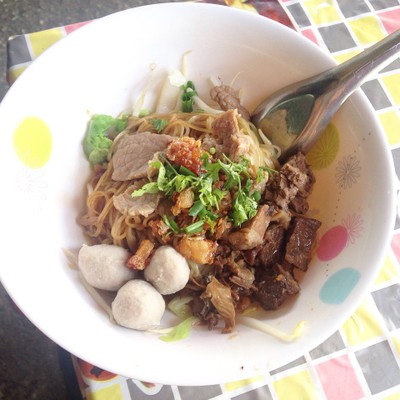 เส้นเล็กแห้งลูกชิ้น เนื้อเปื่อย เนื้อสด