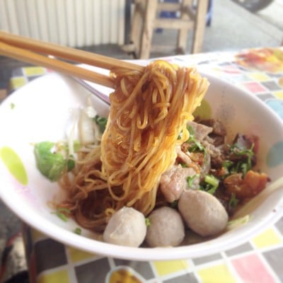 เส้นเล็กแห้งลูกชิ้น เนื้อเปื่อย เนื้อสด