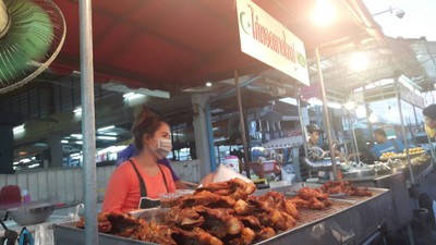 บรรยากาศ ไก่ทอดหาดใหญ่ ตลาดเกษตรภูเก็ต (เจ้าเก่า) ตรงข้ามร้านทองศรีทอง3