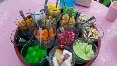 เมนูของร้าน ไอติมโบราณ ลุงดำ