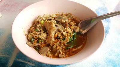 บะหมี่ต้มยำตำลึง (45.-)