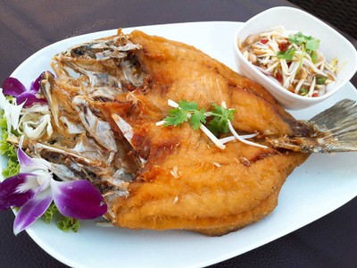 ปลากระพงทอดน้ำปลา