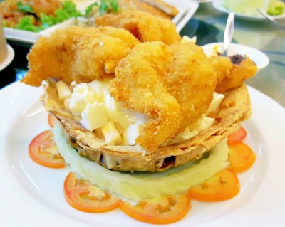 กุ้งทอดครีมสลัดผลไม้