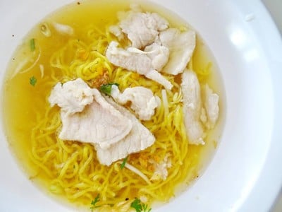หมี่เหลืองหมู