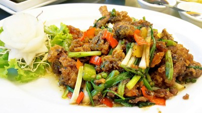 ปูนิ่มผัดพริกไทยดำ