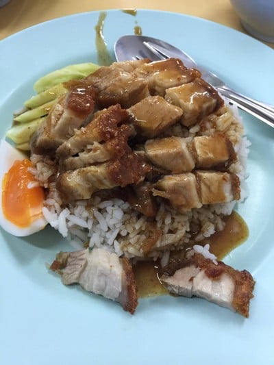 สมใจ ขาหมูข้าวมันไก่