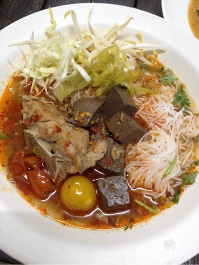 ขนมจีนสันป่าข่อย - ตลาดทองคำ ตลาดทองคำ