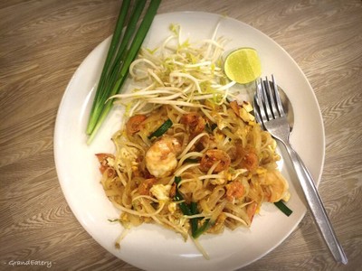 ผัดไทยกุ้งสด