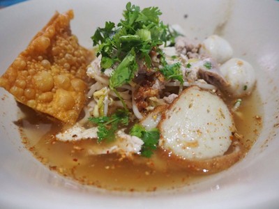 หมี่เหลืองต้มยำ