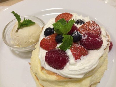 Hiro Keki Crystal Veranda