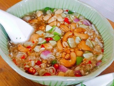 น้ำยำ ราดปลาทอด