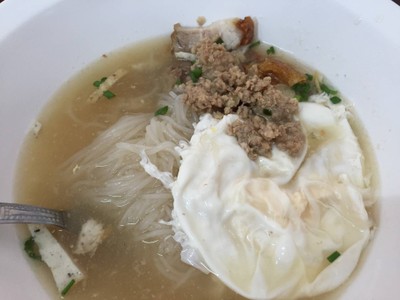 ก๋วยจั๊บญวณใส่ไข่