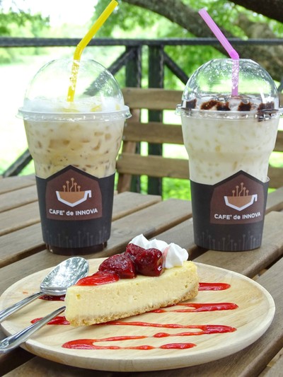 Strawberry cheese Cake+Innova Coffee+ Fresh Milk