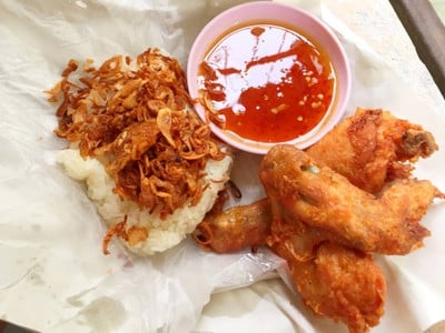 ข้าวเหนียวไก่ทอดวานีต้า (Vanita Kai Tod) เซเว่นฉือฉาง ข้าวเหนียวไก่ทอดวานีต้า (Vanita Kai Tod) เซเว่นฉือฉาง