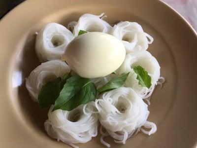 บรรยากาศ พี่นิตย์ขนมจีนเส้นสด