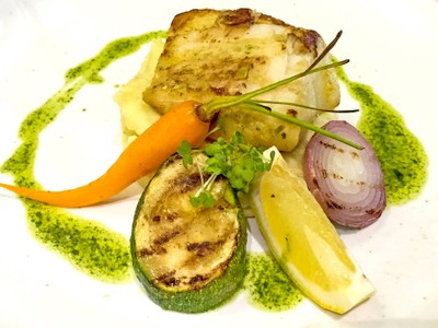 ปลาหิมะอบ มันบด ผักย่าง