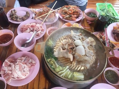 จ๊อบแจ๊บ บุฟเฟ่ต์หมูกระทะทอง