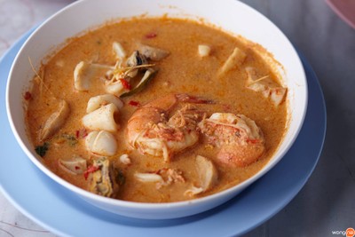 ร้านยำเจ๊อึ่งเจ้าเก่า(บางลำภู) สาขาตลาดรวมทรัพย์ อโศกมนตรี