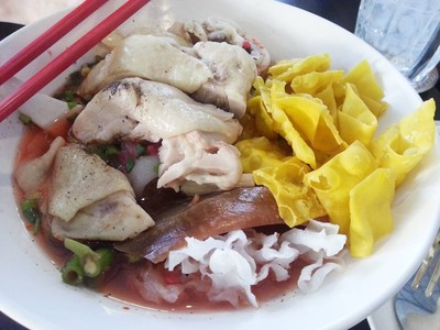 เย็นตาโฟไก่