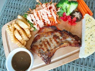 Borbaimai Pattaya Cafe & Bistro พัทยา