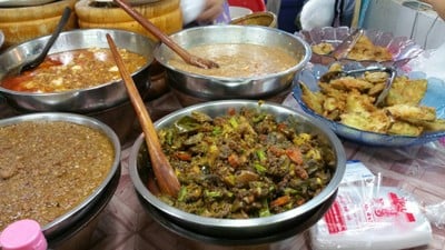 ข้าวคลุกน้ำพริก (เต๊นท์ศาลาแดง)