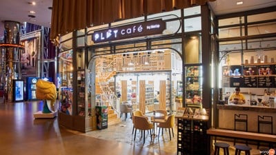 หน้าร้าน PLAY CAFE  สยามพารากอน