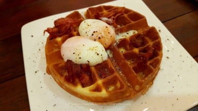 waffle With Eggs and Becon