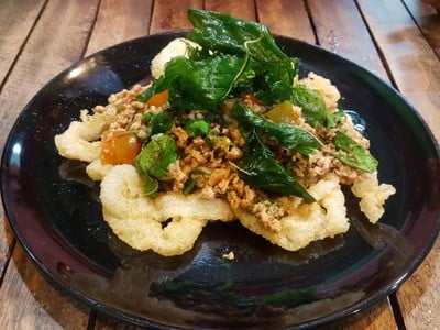 เมนูของร้าน กระเพราไข่ระเบิด