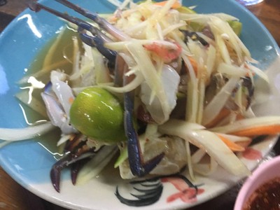 ส้มตำปูม้า (สีจืดเพราะสั่งไม่เผ็ด)