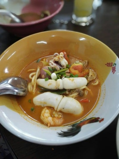 เมนูของร้าน หมี่ต้นโพธิ์ เมืองภูเก็ต (วงเวียนหอนาฬิกา) สาขา 1 หอนาฬิกา