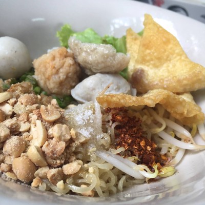 หุงเส้น ลูกชิ้นปลาวรจักร (Hung Sen Noodle) หุงเส้น ลูกชิ้นปลาวรจักร (Hung Sen Noodle)