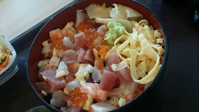 ข้าวหน้าปลาดิบรวม