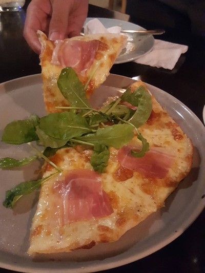 พิซซ่าพาร์ม่าแฮม ร็อคเกต