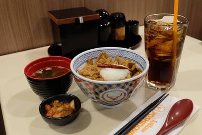 Yoshinoya โยชิโนยะ ข้าวหน้าเนื้อ ข้าวหน้าหมู เซ็นทรัลเวิลด์