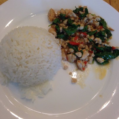 ข้าวกระเพราไก่สับ