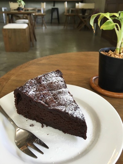 chocolate flourless cake