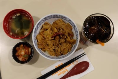 Yoshinoya โยชิโนยะ ข้าวหน้าเนื้อ ข้าวหน้าหมู เซ็นทรัลเวิลด์