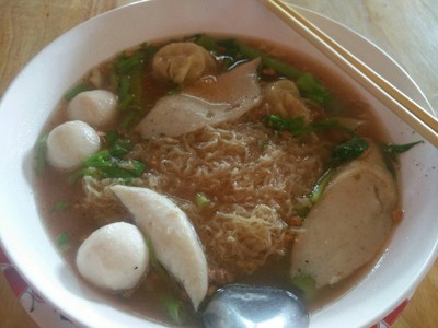 บะหมี่เกี๊ยวยักษ์(กุ้ง)