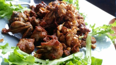 กบทอดกระเทียม