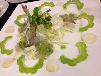 กุ้งตัวโตๆๆ น้ำจิ้มซีฟู๊ดก็แซ่บ เข้ากันจริงๆ