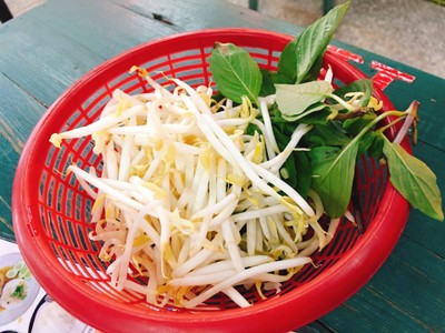 ผักแกล้ม
