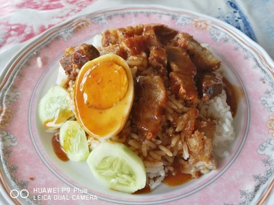 Crispy Golden Pork Belly with rice