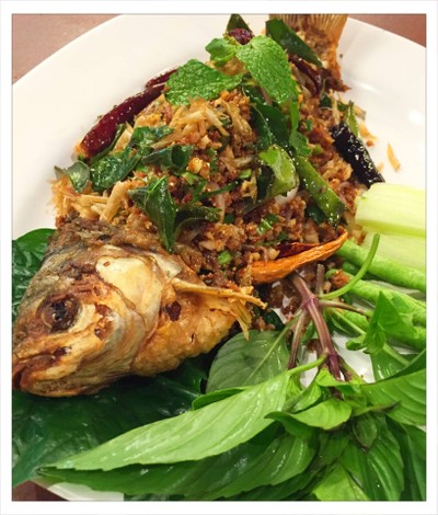 ลาบปลาตะเพียนเกล็ดกรอบ