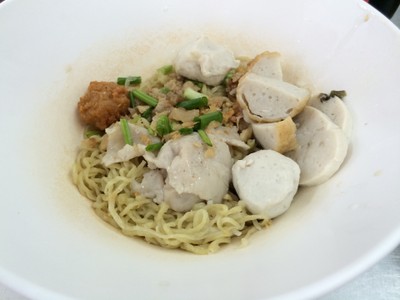 บะหมี่ลูกชิ้นปลา นิวยืนยง (New Yuenyong Noodles Restaurant) บะหมี่ลูกชิ้นปลา นิวยืนยง (New Yuenyong Noodles Restaurant)
