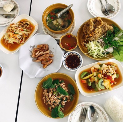 อาหาร หรือ เครื่องดื่ม