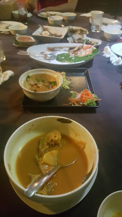 ถ่ายไม่ทันจิงๆ กินไปหมดแล้ว ค่อยรีวิว ไม่กินจะรีวิวได้ไงแก 