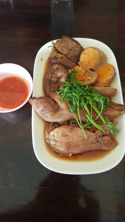 อาหาร หรือ เครื่องดื่ม