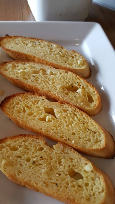 ขนมปังกระเทียม