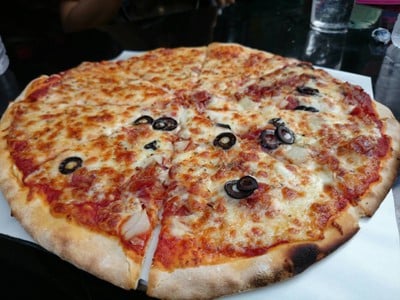 Rolling Stone Pizza Khao Takieb