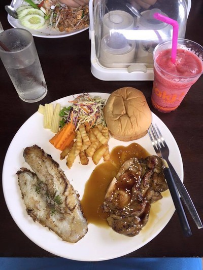สเต๊กปลาดอลลี่+สเต๊กไก่ซอสเทอริยากิ